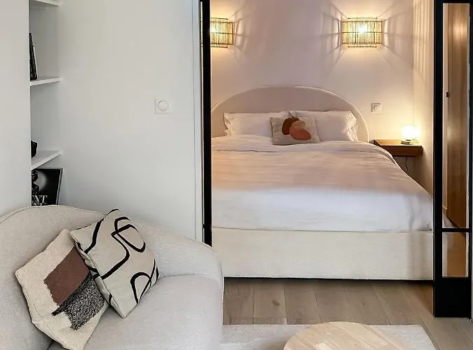 Canettes Deluxe Apartment